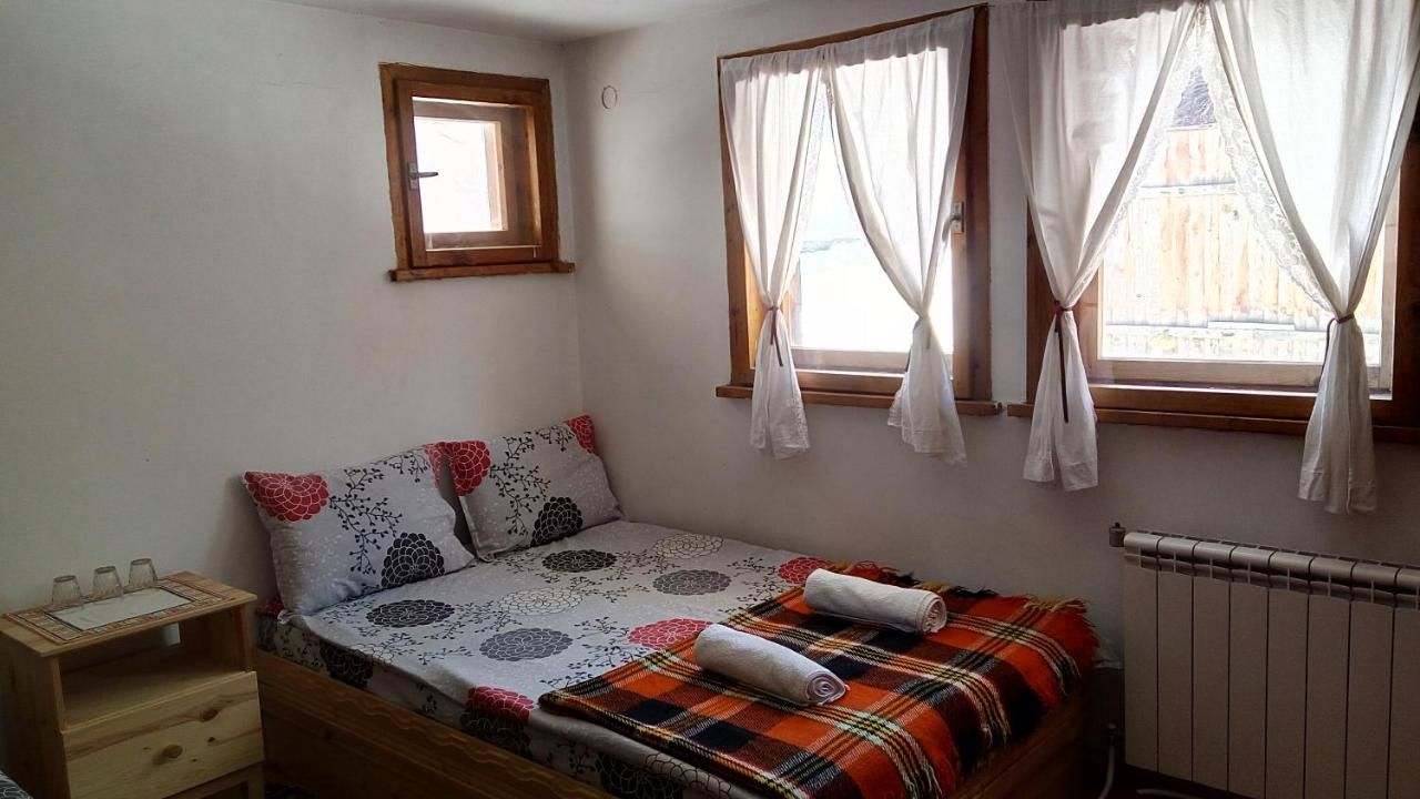 Дома для отпуска Villa Lyutovi Holiday Home Копривштица-22