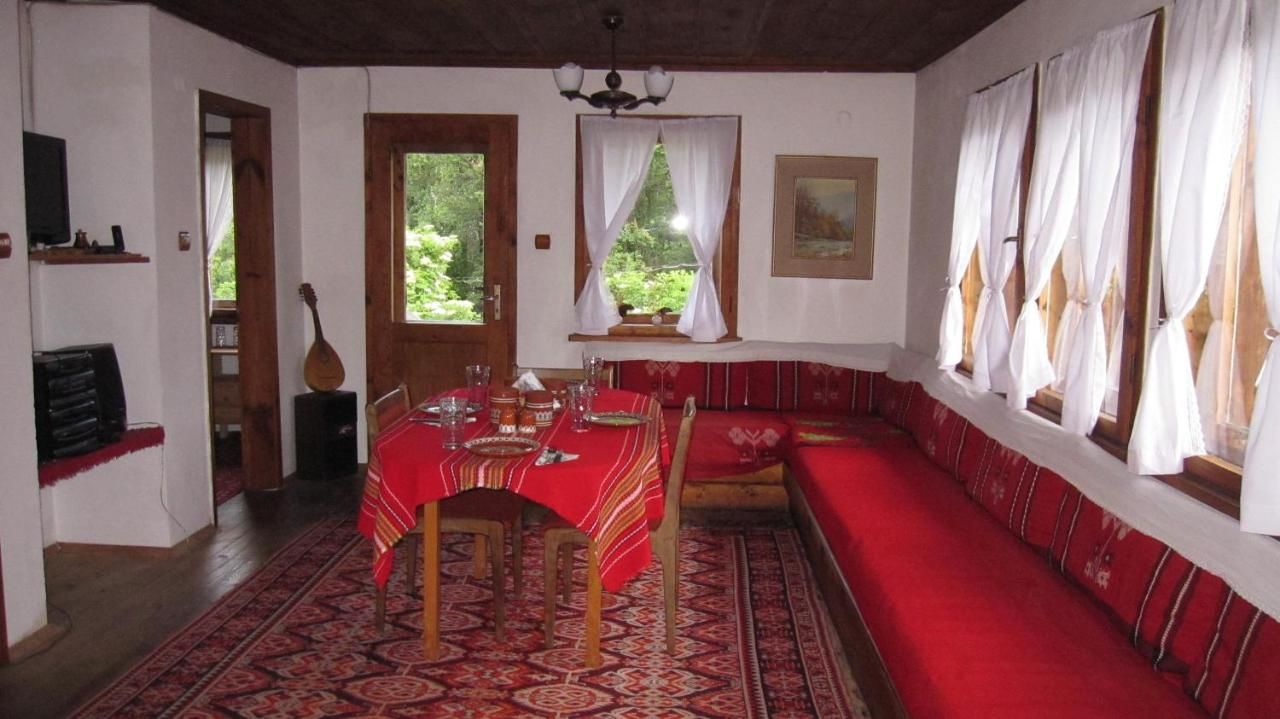 Дома для отпуска Villa Lyutovi Holiday Home Копривштица-9