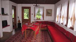 Дома для отпуска Villa Lyutovi Holiday Home Копривштица Дом для отпуска-6