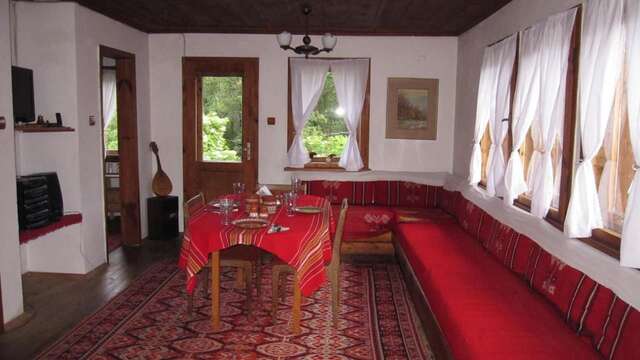 Дома для отпуска Villa Lyutovi Holiday Home Копривштица-8